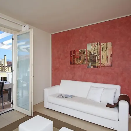 Apartment Il Balcone Della Romantica *